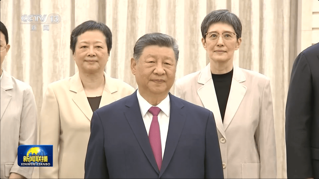 央視播出習近平接見江澤民親屬畫面。央視 央視播出習近平接見江澤民親屬畫面。央視