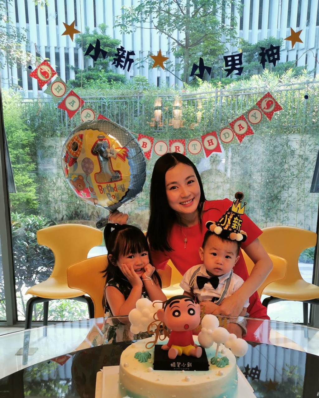 李蘊大讚大女晞晞對細佬愛護有加又禮讓。 李蘊IG