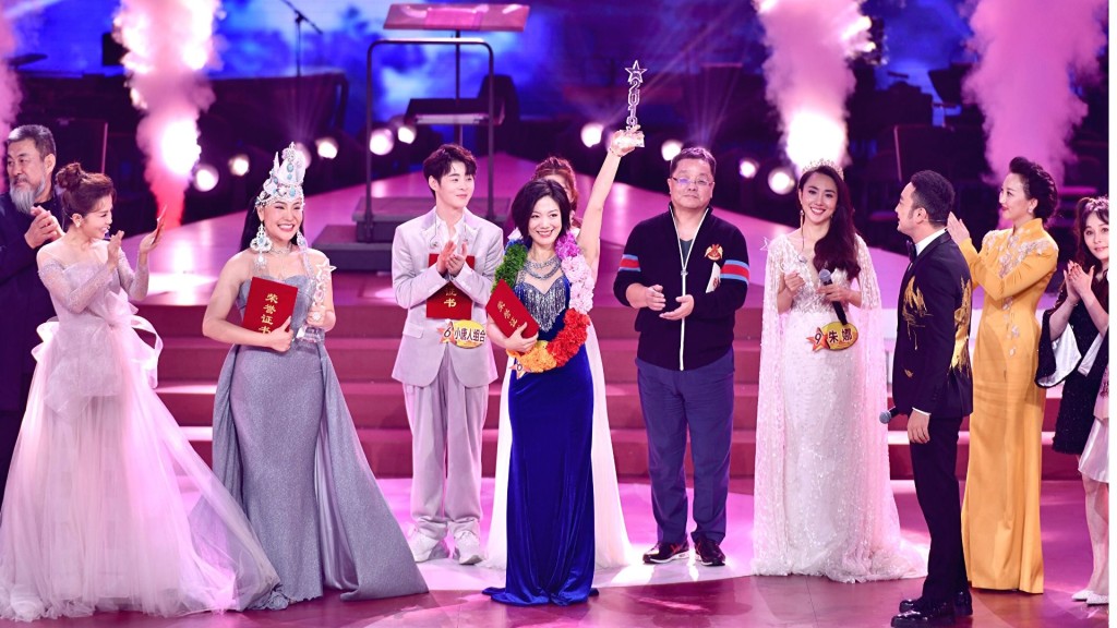 2019年，龍婷參加中央電視台大型選秀綜藝節目《星光大道》勇奪總冠軍。