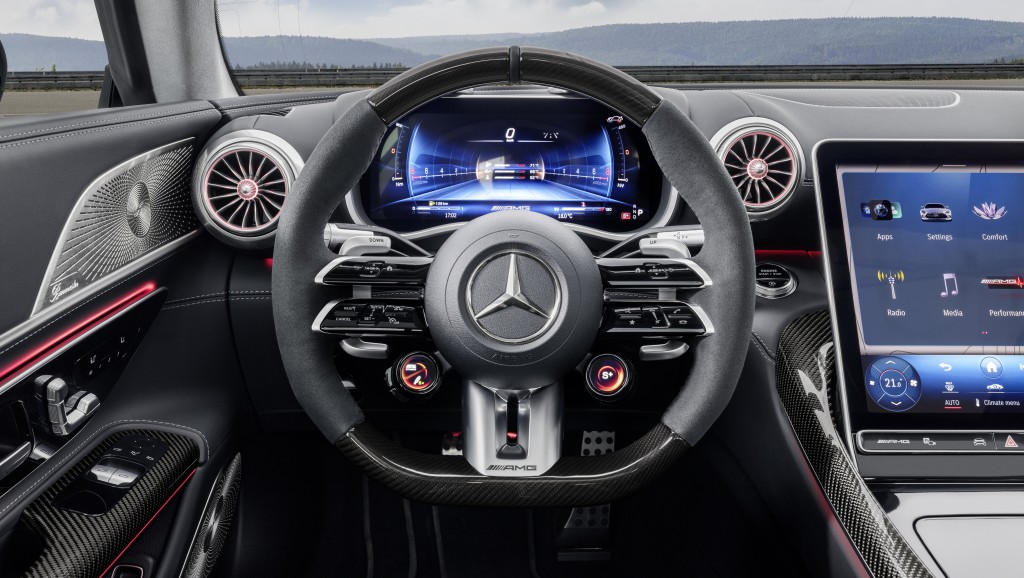 平治新款Mercedes-AMG GT 63 4Matic+ Coupe配用Nappa真皮镶嵌AMG多功能軚盘附双快捷按钮