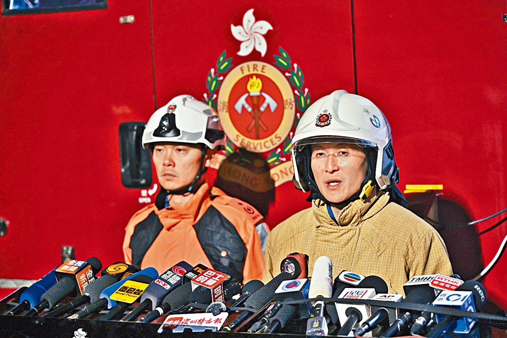 陳Sir多次代表消防處交代火災最新進展。