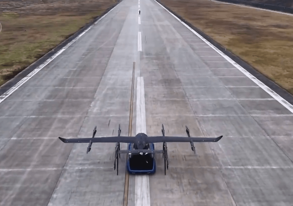 全國首款航天造電動垂直起降飛行器首飛成功。央視