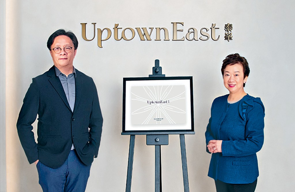 王新興陳芷湄(右)表示,項目設有4個示範單位。旁為新世界黃浩賢。