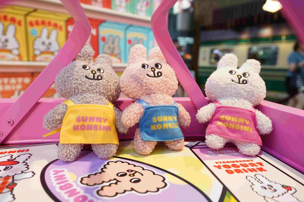 BUNNI KONBINY兔子便利商店首次跟香港商场合作。