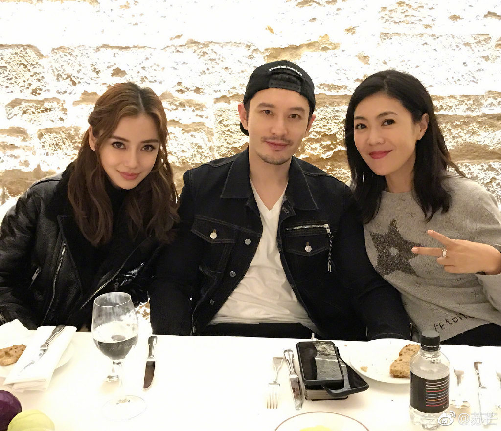 不少內地網民猜測,二人很快就會宣布離婚。