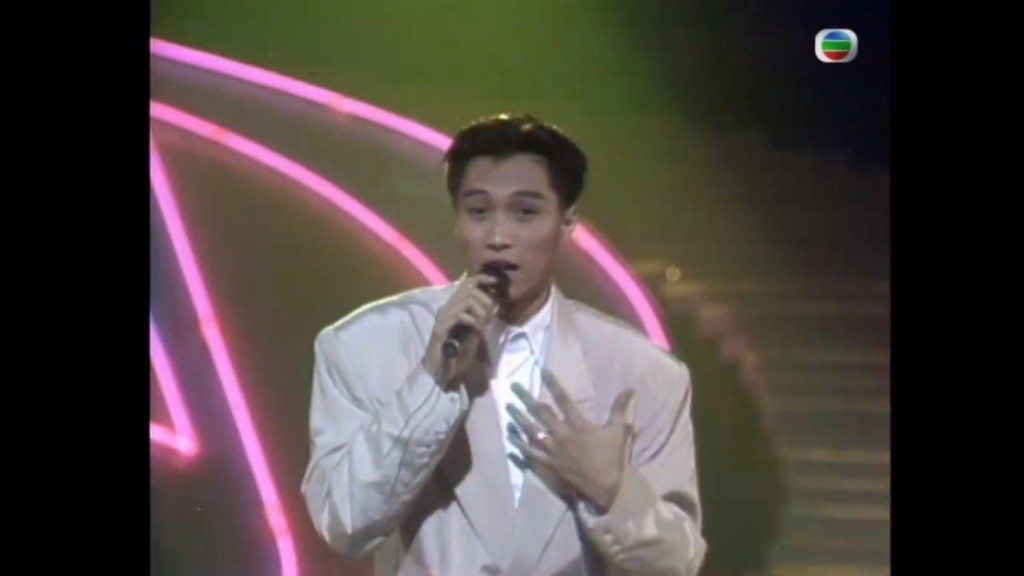 1988年参加第七届新秀歌唱大赛。
