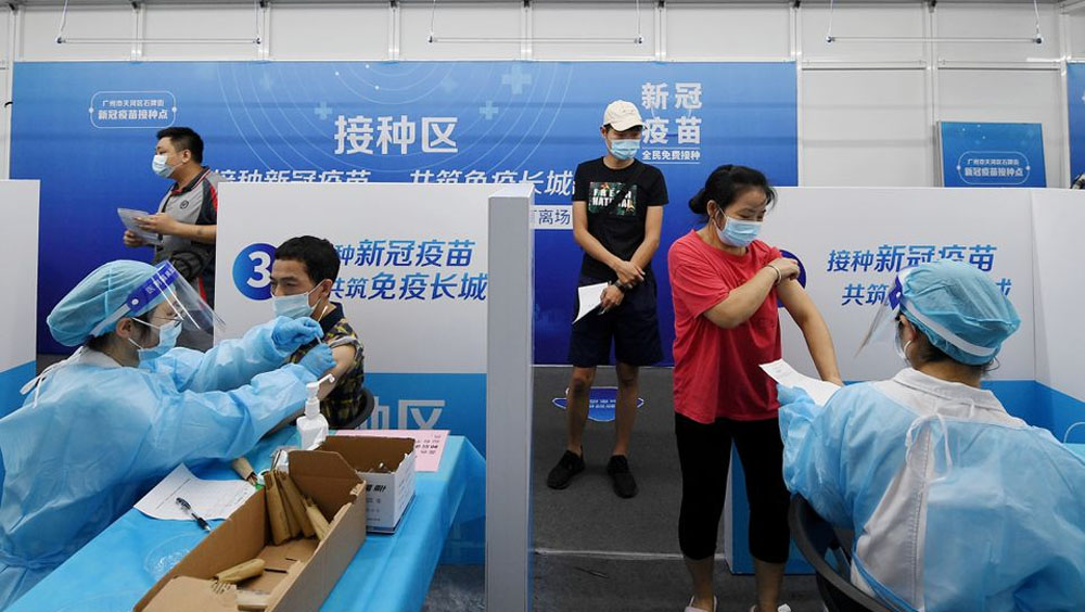 內地研究指新冠滅活疫苗效果可能在三針後「飽和」。路透社圖片