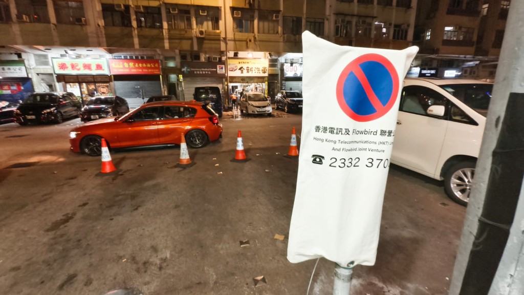 車房對外的咪錶位現時已停用。 車房對外的咪錶位現時已停用。