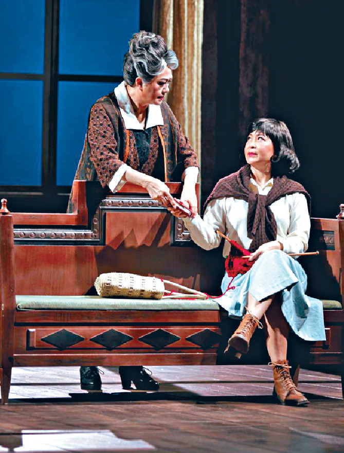 ■蘇玉華：舞台劇演員。
