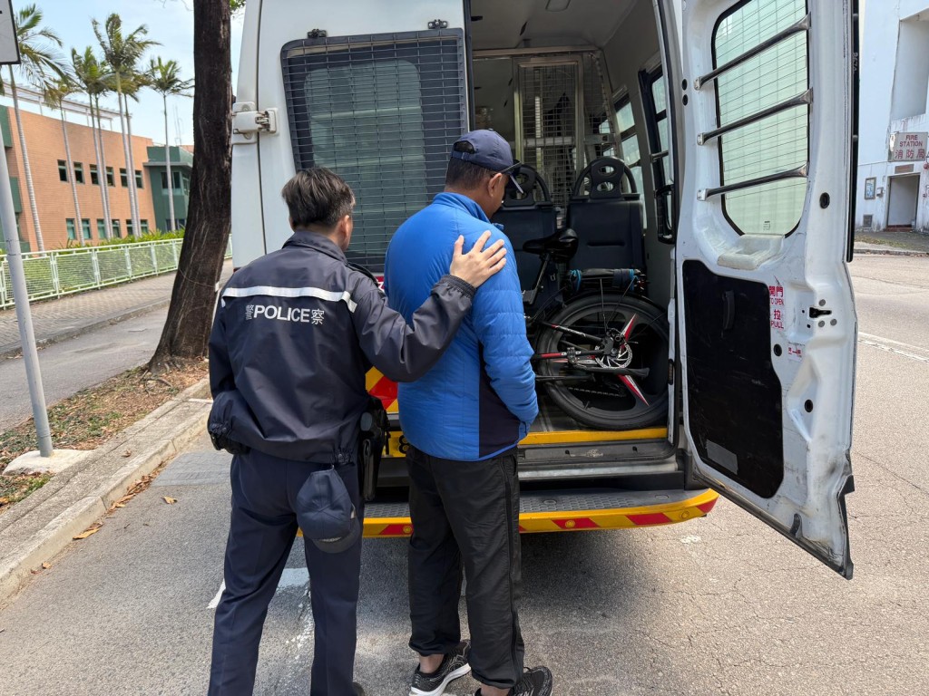 被捕人士帶署調查。