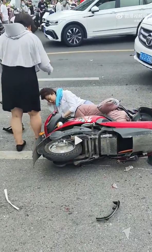 江苏交通意外酿成最少2死。