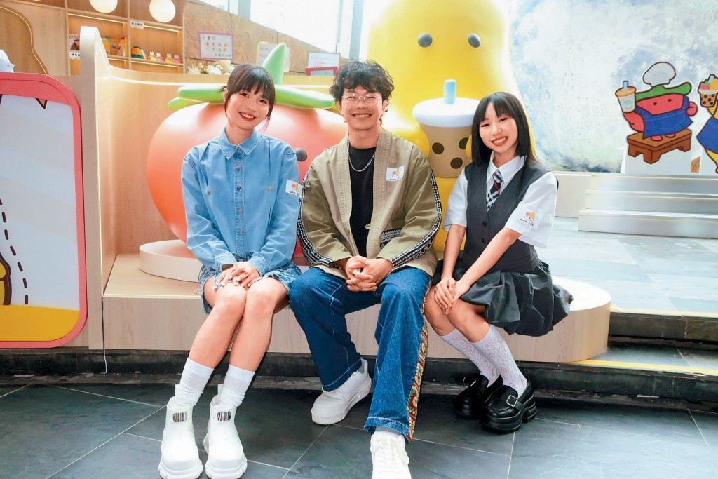 阿冰、程人富及丽英等出席活动。