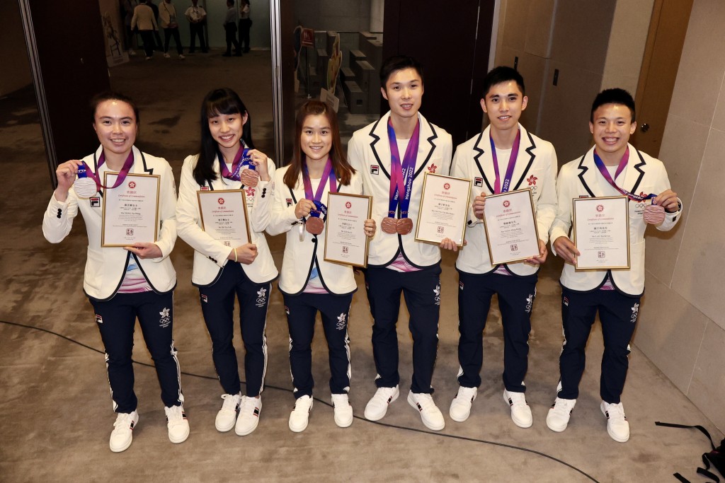 香港男女子壁球队在亚运都得到奖牌。