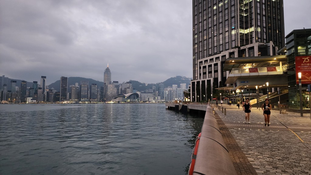 早上局部地区有骤雨。黎志伟摄