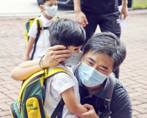 全港學校今日起全面恢復面授課堂。
