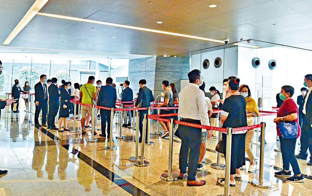 天水圍Wetland Seasons Park 2期,消息指,該盤連日收約2000票,超購約13.2倍。
