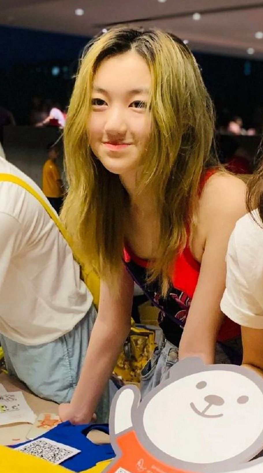 李嫣變身美少女,愈大愈靚女。