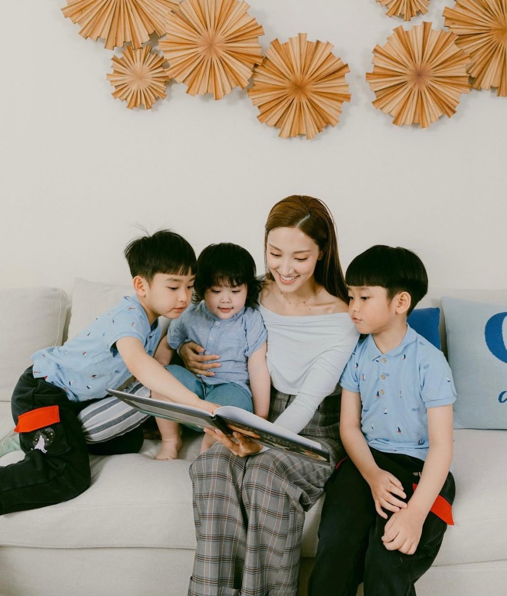 鄭嘉穎與陳凱琳婚後,育有大仔Rafael、二仔Yannick與細仔Carlos。 鄭嘉穎與陳凱琳婚後,育有大仔Rafael、二仔Yannick與細仔Carlos。