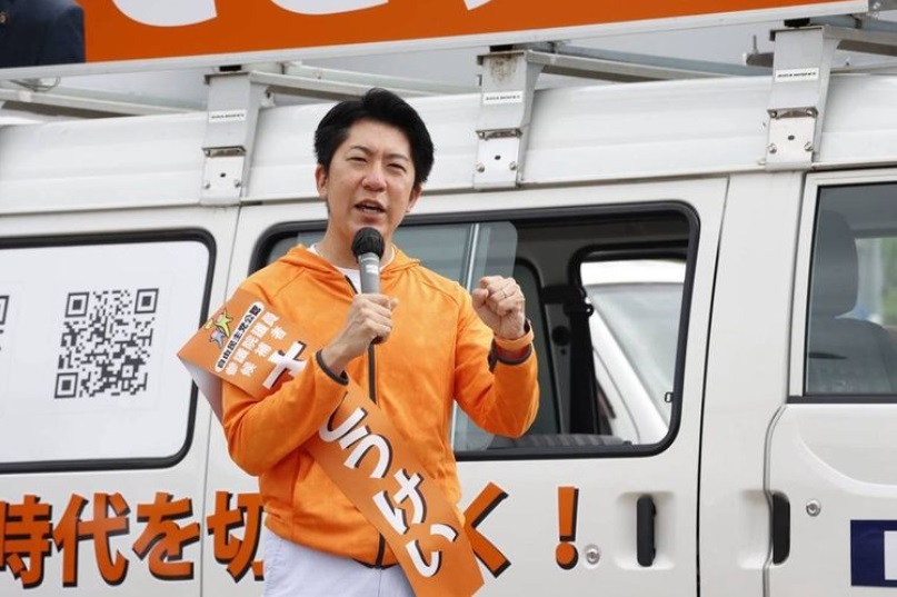 佐藤成為安倍最後一位助選者。網上圖片