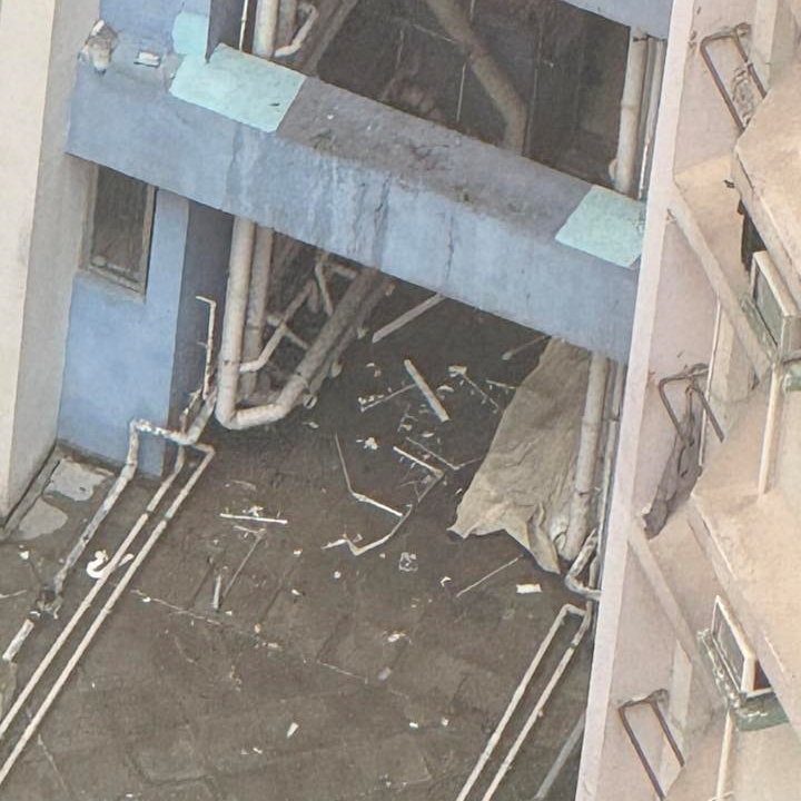 事后平台有断裂喉管散落一地。FB： 石排湾街坊吹水会