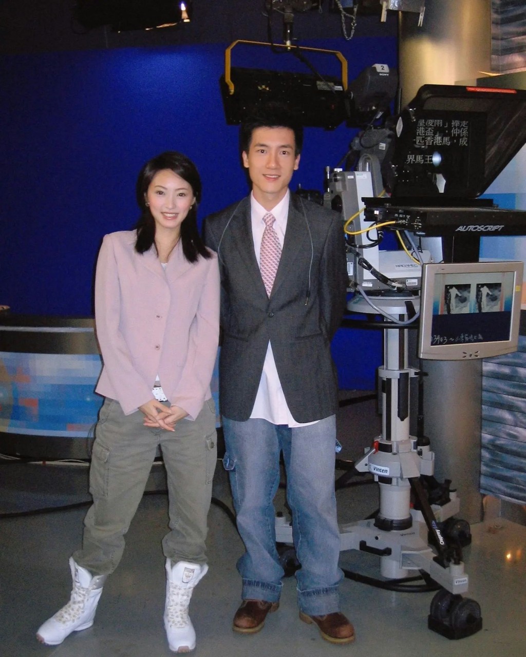 2005年經好友曾美華介紹下，任有線新聞台主播。