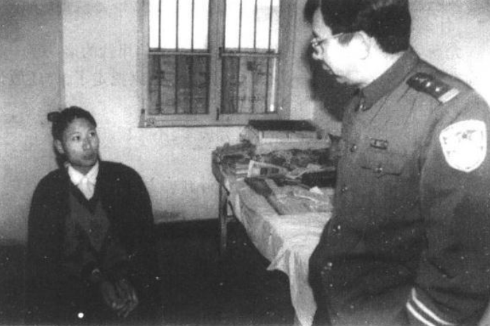 彭妙計接受審問。 彭妙計接受審問。