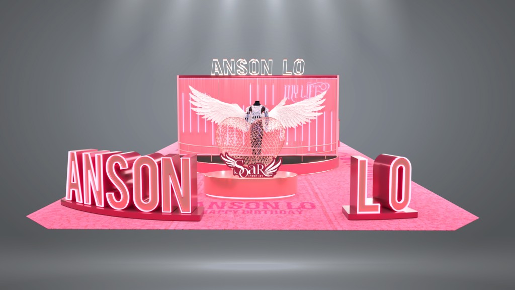 Anson Lo演唱《MY LIFE》时穿上的水晶闪石战衣，以及3米阔的巨型天使翅膀，与主题「SoaR」（翱翔）互相呼应。