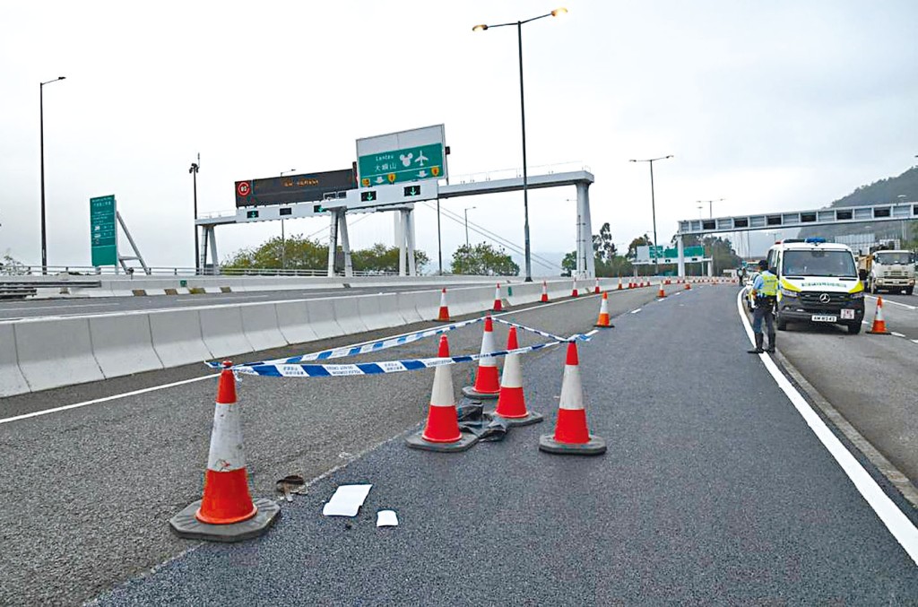 警方封鎖發生奪命車禍維修工地調查。