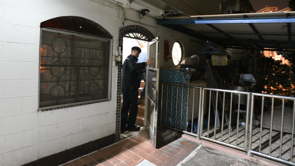 男賊潛大圍村屋爆竊 戶主經閉路電視發現報警