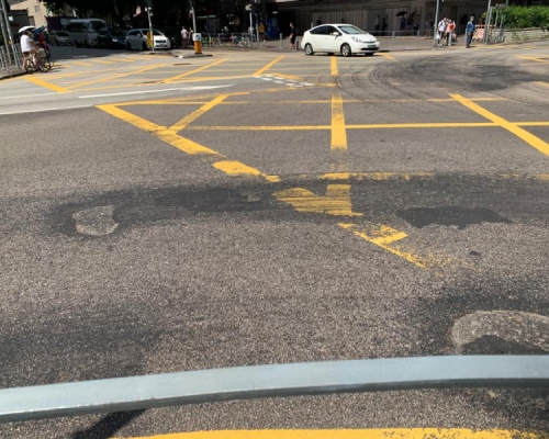 大埔昌運中心對開十字路口,今年8月因「爛路」需重鋪路面。網圖