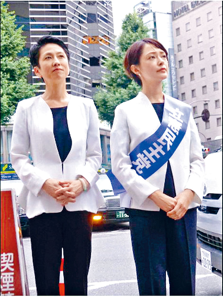 Morning娘前成员市井纱耶香（右）为参选进行街头演讲，获莲舫站台造势。