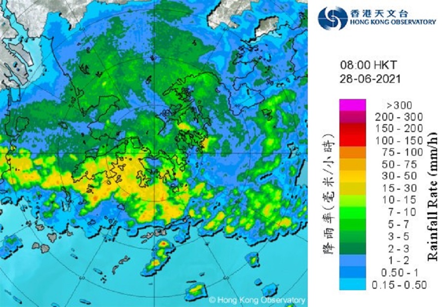 在黃色及紅色暴雨警告信號生效期間，雨帶主要集中在香港南部海域附近 ，影響港島、大嶼山、長洲和南丫島一帶等。天文台
