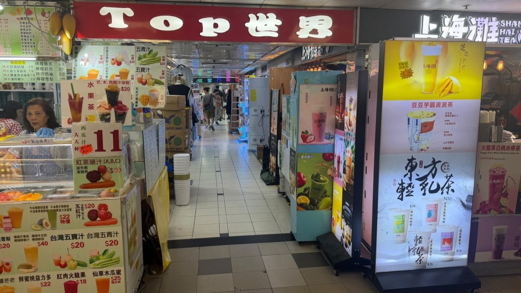 經過警方巡邏,葵涌廣場童黨滋擾絕跡。資料圖片 經過警方巡邏,葵涌廣場童黨滋擾絕跡。資料圖片