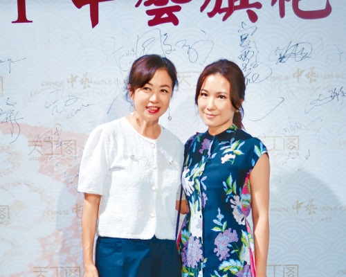 ■唐麗球與劉倩婷出席旗袍騷。