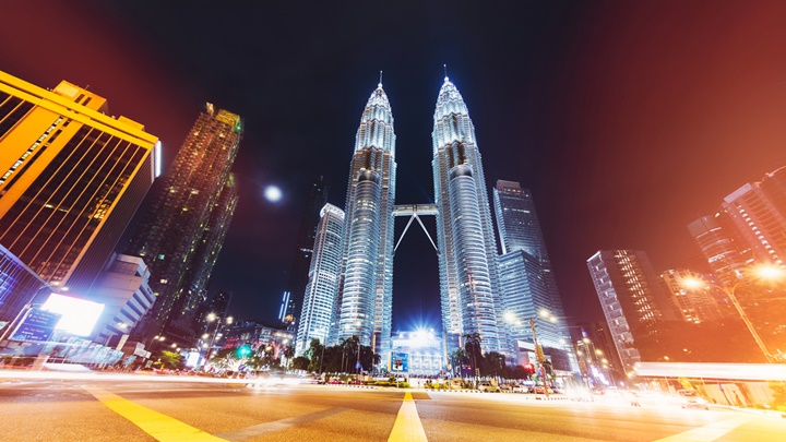 馬來西亞宣布即日起放寬室內口罩令。iStock示意圖