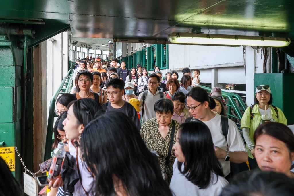 為應對人流,各部門在黃金周前已協調交通、景點及活動安排。資料圖片 為應對人流,各部門在黃金周前已協調交通、景點及活動安排。資料圖片