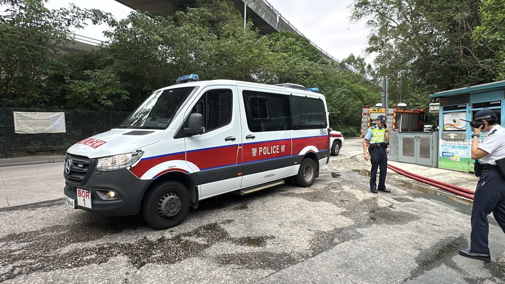 警員到場調查。 警員到場調查。