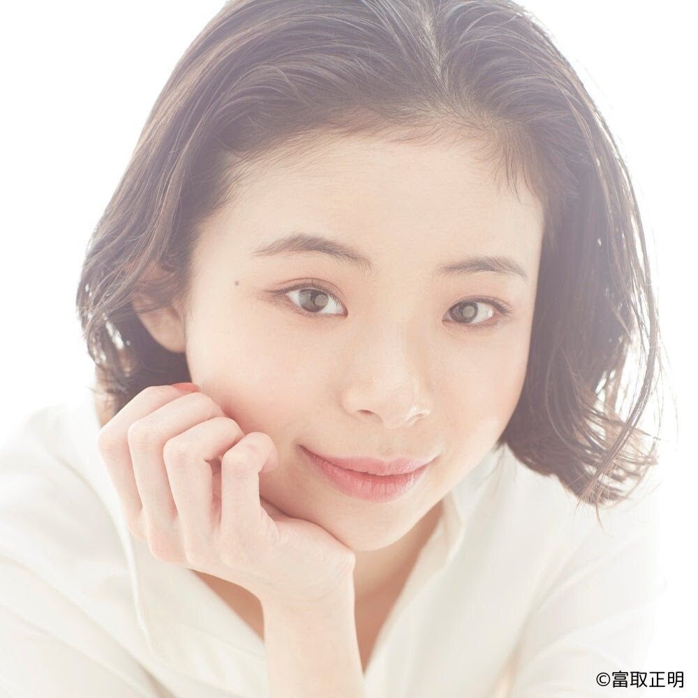 趣里和三山凌輝被指原本於5月結婚,但男方爆出食軟飯及詐騙醜聞,令婚事押後。 趣里和三山凌輝被指原本於5月結婚,但男方爆出食軟飯及詐騙醜聞,令婚事押後。