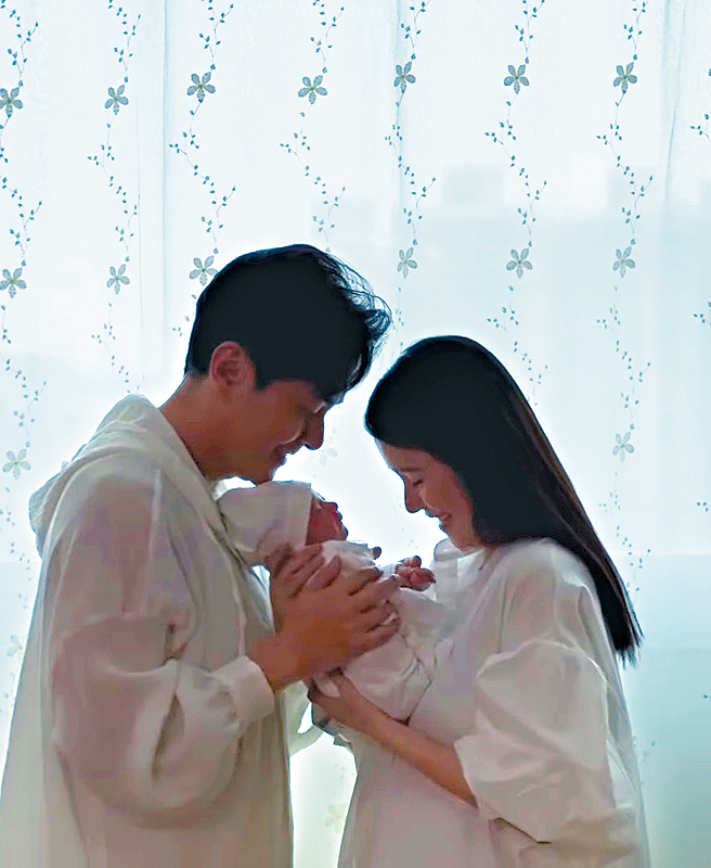 翠如、阿蕭開心迎來B仔，一家三口甜蜜放閃。