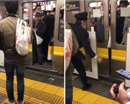 日本一名老翁在乘搭地鐵時故意讓車門夾住他的手，使車門不停地重覆開關。　影片截圖