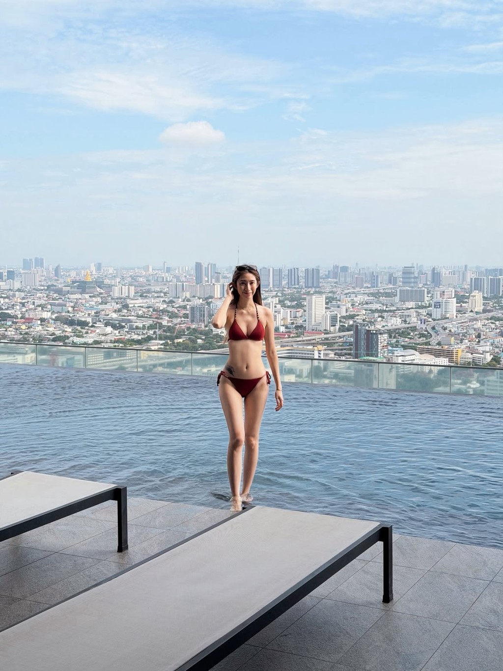 Sarah的泳照未知是否由未婚夫何廣沛操刀。 Sarah的泳照未知是否由未婚夫何廣沛操刀。