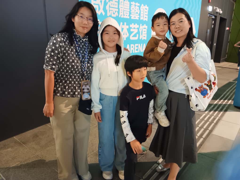 賈氏一家認為,現場有很多張家朗粉絲,無形中會為他增添壓力,影響比賽表現。 賈氏一家認為,現場有很多張家朗粉絲,無形中會為他增添壓力,影響比賽表現。