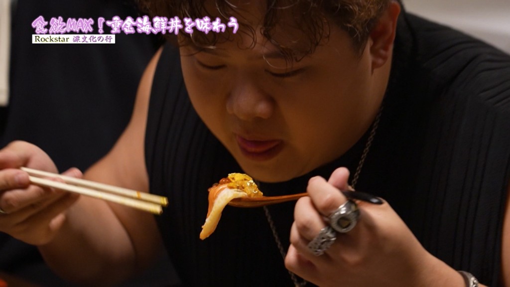 肥仔大快朵頤。 肥仔大快朵頤。