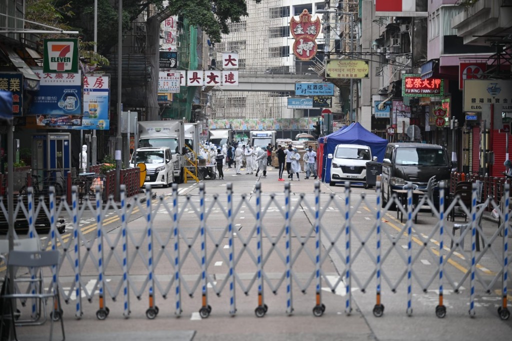 佐敦設立限制區，居民要留家檢疫，確定未受感染才能外出。