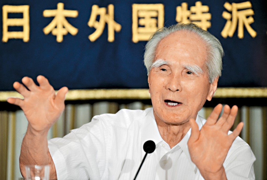 日本前首相村山富市2015年在東京一場記者會上發言。