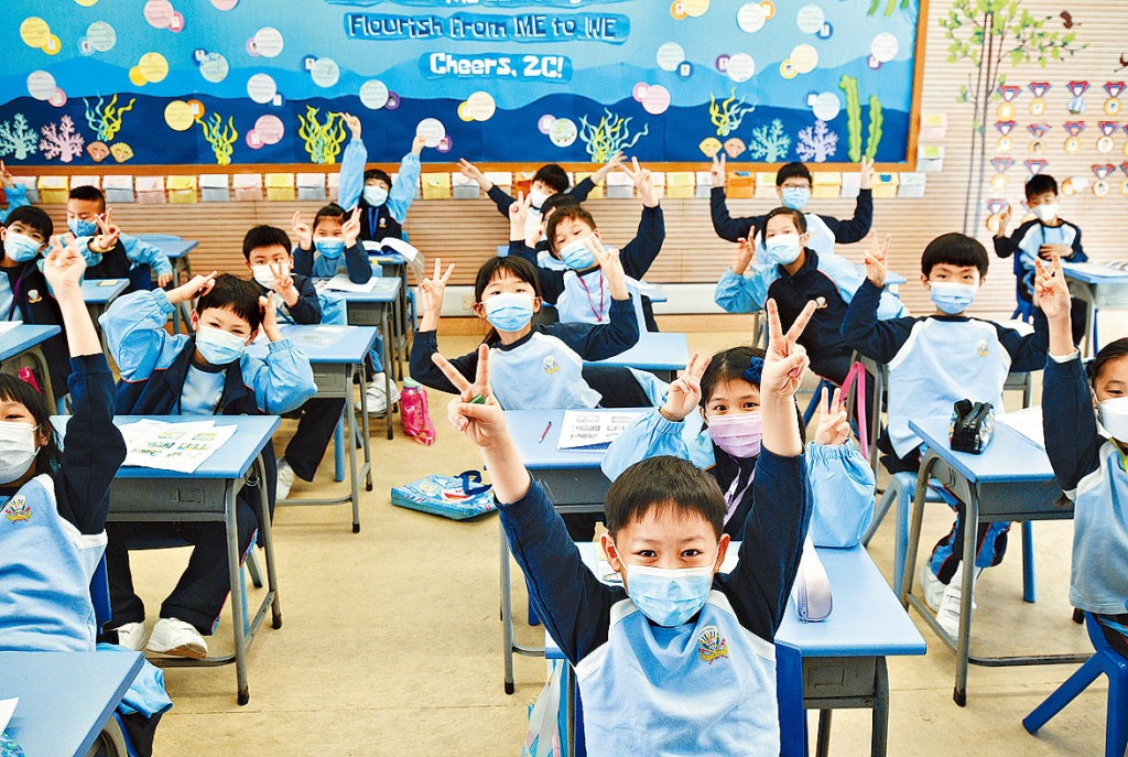 「學童快樂指數調查」今年達到六點八五分，創七年新高，何濼生推測與社會回復穩定，加上初小生在疫下學習壓力有所紓緩有關。