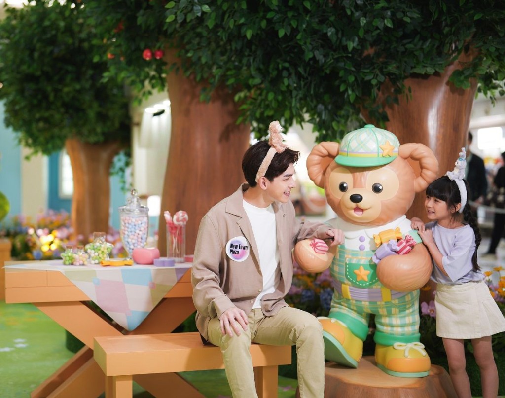 「Sweet Together」夢幻樂園內有10大「蜜蜜」打卡位，以及7位人氣迪士尼朋友。