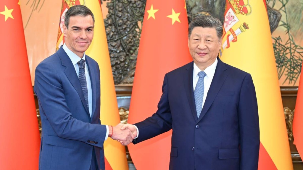 習近平與到訪的西班牙首相桑切斯會面。新華社