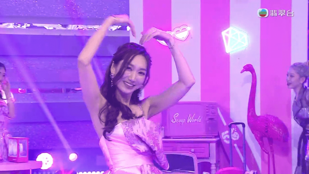 大擺pose。 大擺pose。