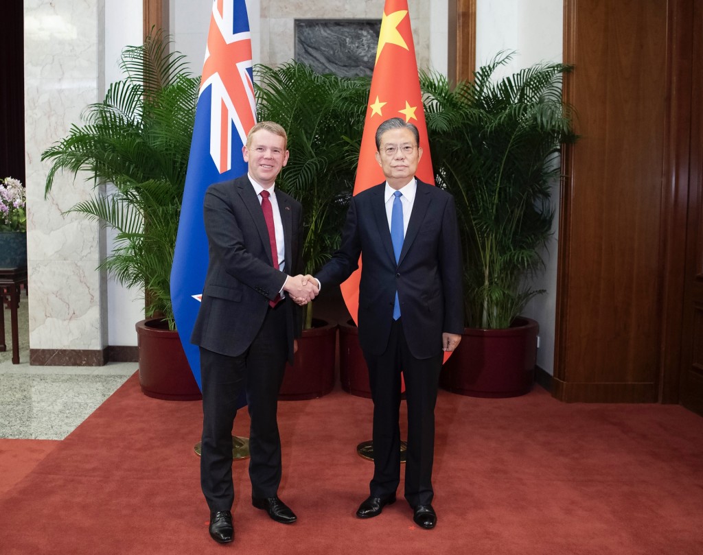 全国人大常委会委员长赵乐际在北京会见纽西兰总理希普金斯。 新华社